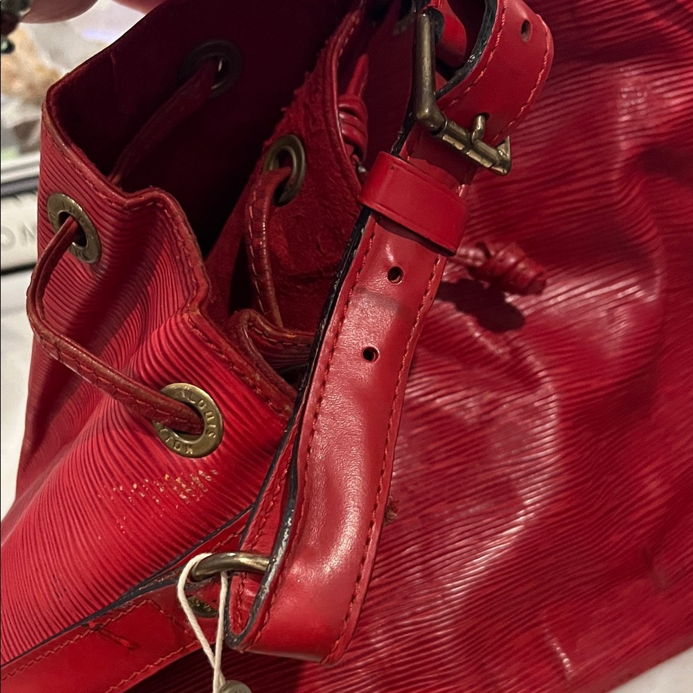 LOUIS VUITTON PETIT NOE Leather Red Shoulder Bag  Made in France Pre Owned. - Picture 3 of 13